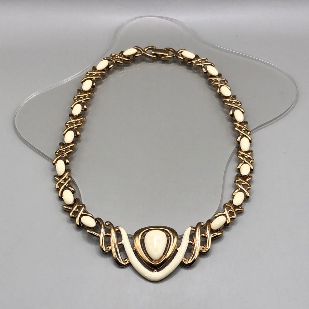 Vintage glam regal gold tone cream enamel collar dressy statement necklace